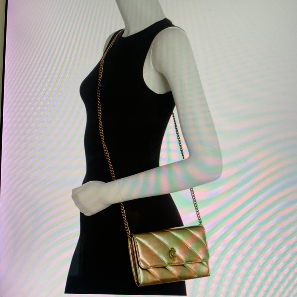 - Kurt Geiger London SoHo Leather Chain Wallet
Kurt Geiger London - Picture 3 of 15